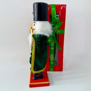 Decoratiune de Craciun, Spargatorul de Nuci cu topor si pelerina verde, Rosu-Verde-Negru, 25cm - Img 4