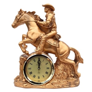 Decoratiune din rasina Cowboy Calare, cu Ceas Quartz de Masa, Auriu, 25x28 cm