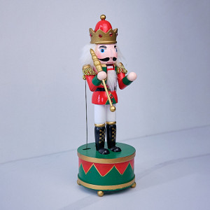 Decoratiune muzicala de Craciun, tip soldatel, Spargatorul de Nuci in uniforma festiva, Rosu, 31cm