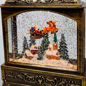 Decoratiune muzicala si luminoasa, Felinar Vintage, cu Mos Craciun si sania trasa de reni, lumini calde si zapada in miscare, USB inclus, 20x14 cm - Img 3
