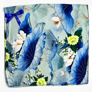 Esarfa premium dama cu imprimeu botanic, 70 x 70 cm, Bleu-Verde - Img 2