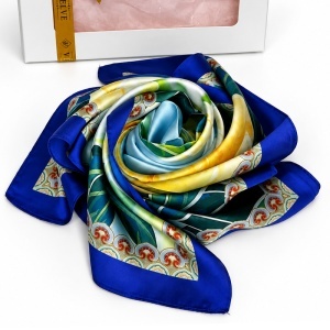 Esarfa premium dama cu motive florale, 70 x 70 cm, Bleumarin - Img 3