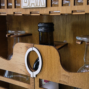 Minibar din Lemn 'Eleganță Rustică' cu Suport pentru Pahare și Sticlă
