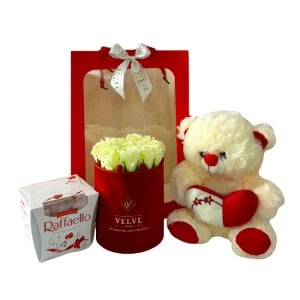 Set cadou Bright, aranjament floral cu 9 trandafiri din sapun fosforecenti, ursulet de plus, Raffaello si ambalaj cadou, Crem