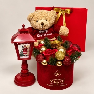 Pachet cadou de Craciun Teddy Christmas cu ursulet de plus, aranjament Golden Christmas si felinar englezesc 21 cm, in punga festiva - Img 6
