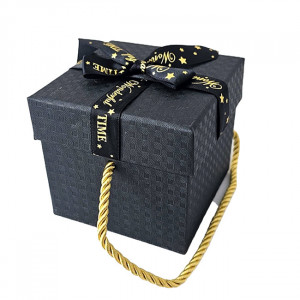 Pachet cadou femei Trinket, brosa si esarfa in cutie eleganta cu snur