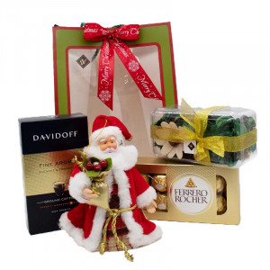 Pachet cadou Merry Christmas, Mos Craciun ornament decorativ, 100gr praline Ferrero Rocher, cafea Davidoff, flori uscate si parfumate - Img 1