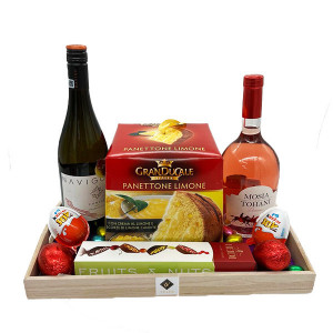 Pachet HappyEaster, vin Navigo Compas Chardonnay Alb Sec, vin Mosia Tohani Demisec, Panettone Limone de 750g, Kinder Joy, praline Heidi si 11 oua de ciocolata
