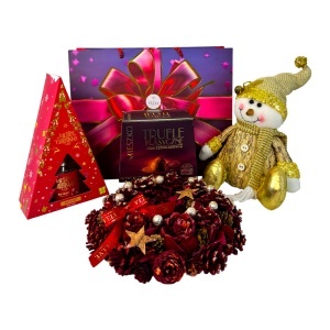 Pachet Christmas Delight, cu figurina Om de zapada, odorizant de camera, coronita decorativa si trufe de ciocolata, in punga cadou