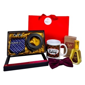 Pachet Gentleman, pentru "Cel mai bun coleg", set cravata, ac, butoni si curea, cana personalizata, papion si parfum, in punga cadou