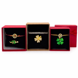 Pachet Martisor 3 seturi premium bratara si brosa trifoi, ambalate individual in cutii elegante - Img 2