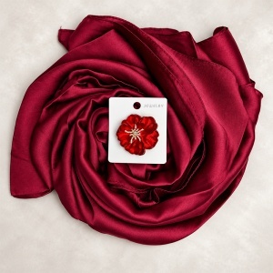 Pachet Silky pentru femei cu esarfa eleganta si brosa, 170 x 90 cm, Bordo - Img 3