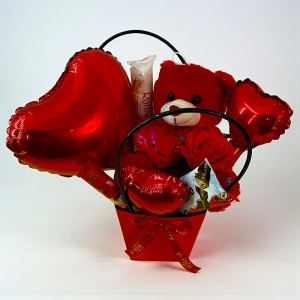 Pachet Special Valentine – ursuleț de pluș 20 cm, trandafir de săpun și dulciuri premium - Img 4
