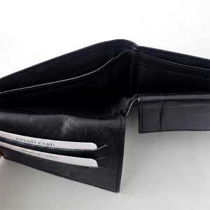 Portofel barbati Onyx Black, din piele naturala , compartimentat, Negru lucios, 12x10 cm - Img 5