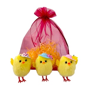 Set 3 figurine decorative pentru masa de Paste, puisori cu palarie, in saculet rosu, 8 cm