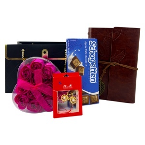 Set Brown Romance, trandafiri din sapun in cutie inima, ciocolata Schogetten si jurnal elegant maro - Img 2