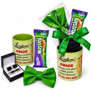 Set cadou pentru coleg, Green Edition, cu cana cu mesaj, papion verde, butoni, ac de cravata si Milka Nussini - Img 3
