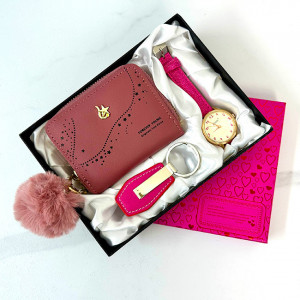 Set cadou pentru femei JESOU COLLECTION, cutie cu trei articole practice, ceas dama, portofel si breloc 20x15cm, Roz fucsia