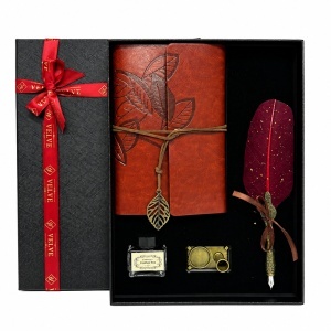 Set caligrafie Vintage Spark cu jurnal maro, toc cu pana bordo, calimara si suport, in cutie cadou