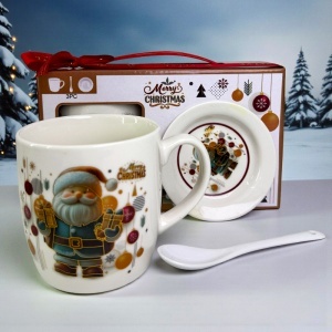 Set cana ceramica, farfurie si lingurita, cu Mos Craciun, ambalata in cutie cadou cu toarta, 200 ml - Img 2
