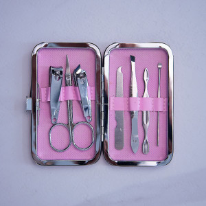 Set cadou Personal Care, cu pix, brosa si trusa pentru ingrijirea unghiilor