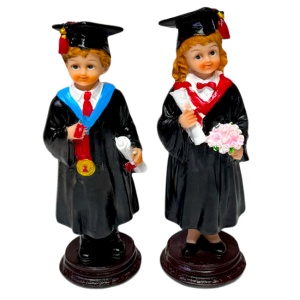 Set doua Figurine din rasina, absolventi cu medalie si buchet, 17 cm - Img 2