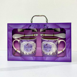 Set elegant ceramic, Love, cu doua cani imprimate, 300ml, doua lingurite ceramice si farfurii asortate, in cutie eleganta, Mov - Img 5