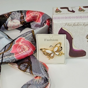 Set esarfa gri cu brosa fluture eleganta - Img 2