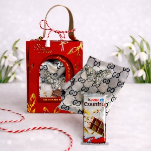 Set Martisor femei, esarfa satinata, brosa fluture, Kinder Country, gri