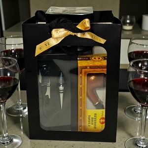 Set pentru barbati cu parfum arabesc Lattafa Opulent Oud 100 ml, pipa din lemn, set accesorii vin, in punga eleganta - Img 5