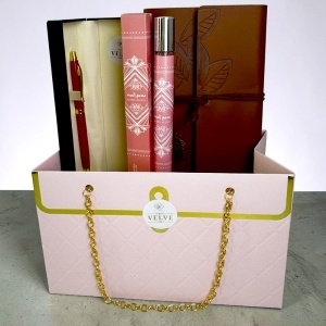 Set premium Prestige Pink pentru femei, cu jurnal, pix si parfum Badee Al Oud 35 ml, in cutie eleganta tip geanta - Img 4