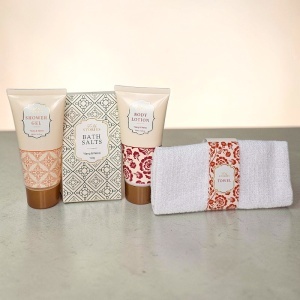 Set spa pentru femei, cu prosop, gel de dus, lotiune de corp si sare de baie - Img 3