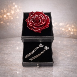Trandafir criogenat in cutiuta cu sertar si cercei eleganti, rosu