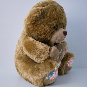 Ursulet de plus Twinkle, cu inimioara, inaltime 37 cm, Maro