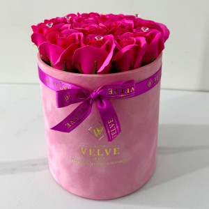 Aranjament floral Crystal Beauty cu 15 trandafiri de sapun, cristale artizanale, in cutie roz cu catifea, fucsia 2