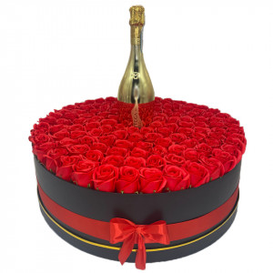 Aranjament floral Eternal Love, cutie rotunda cu 135 trandafiri de sapun, Prosecco Bottega Gold