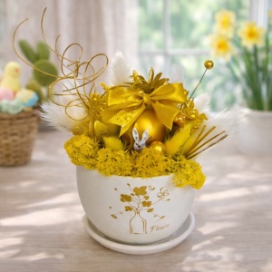 Aranjament floral Glitter auriu cu lagurus si licheni stabilizati in cana ceramica