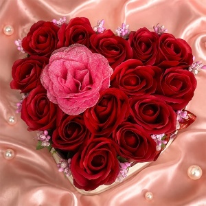 Aranjament floral in forma de inima Velvet Heart cu 15 trandafiri de sapun si accent cu sclipici, Rosu - Roz - Img 2