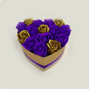 Aranjament floral Miracle Purple cutie inima cu 15 trandafiri sapun - Img 4