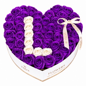 Aranjament floral personalizat cu litera, in cutie inima, cu 49 trandafiri de sapun, Mov-Alb - Img 12