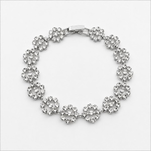 Bratara eleganta argintie cu zale florale decorate cu cristale stralucitoare, in cutie cadou - Img 3
