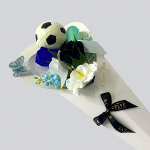 Buchet Elegant cu trandafiri de sapun, flori artizanale si decoratiune minge - Img 2