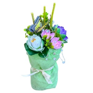 Buchet floral Symphony cu nuferi din sapun si artizanali, plante verzi decorative, cristale si sirag cu perle, Verde-Mov - Img 5