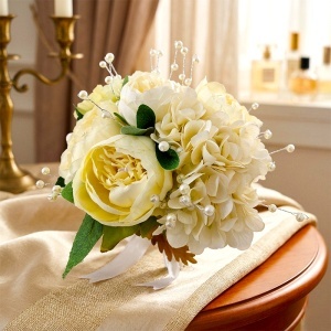 Buchet mireasa elegant Ivory Bloom cu bujori si hortensii artificiale, alb ivoire cu perle - Img 5
