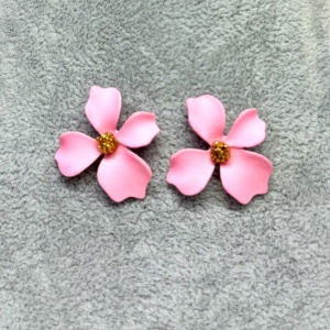 Cercei A Little Magic, cu design floral si prindere cu tija, Roz 1