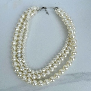 Colier din perle la baza gatului, Classic Charm, Alb 3