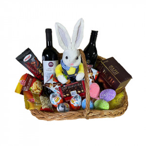 Cosulet Family pentru Paste cu vin demisec crema de whisky, dulciuri, alune, fistic si decoratiune iepuras1