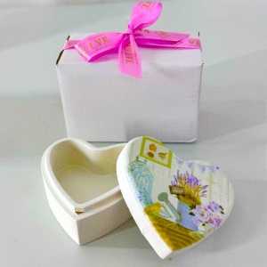 Cutie din lemn, pentru bijuterii, in forma de inima și model floral, 7x4, Alb