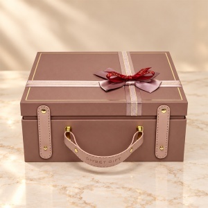 Cutie pentru cadou tip valiza Rose Elegance cu maner si fundita, roz prafuit, 27 x 21 x 11 cm - Img 2