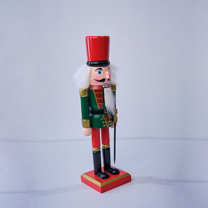 Decoratiune de Craciun, Spargatorul de Nuci imbracat in uniforma festiva, Soldat, Verde, 25cm
